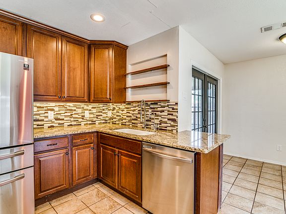 3rd image of 7506 Seascape Dr