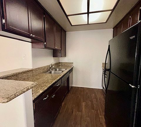 5th image of 1337 S Bundy Dr APT 104