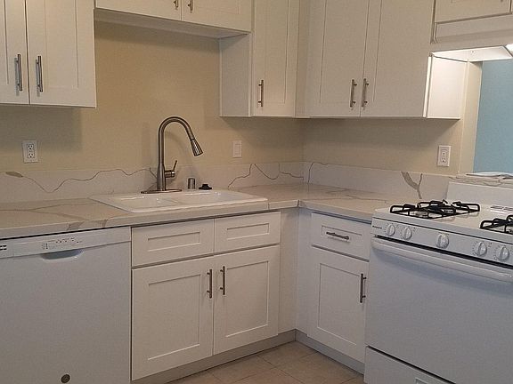 2nd image of 303 Bungalow Dr APT C