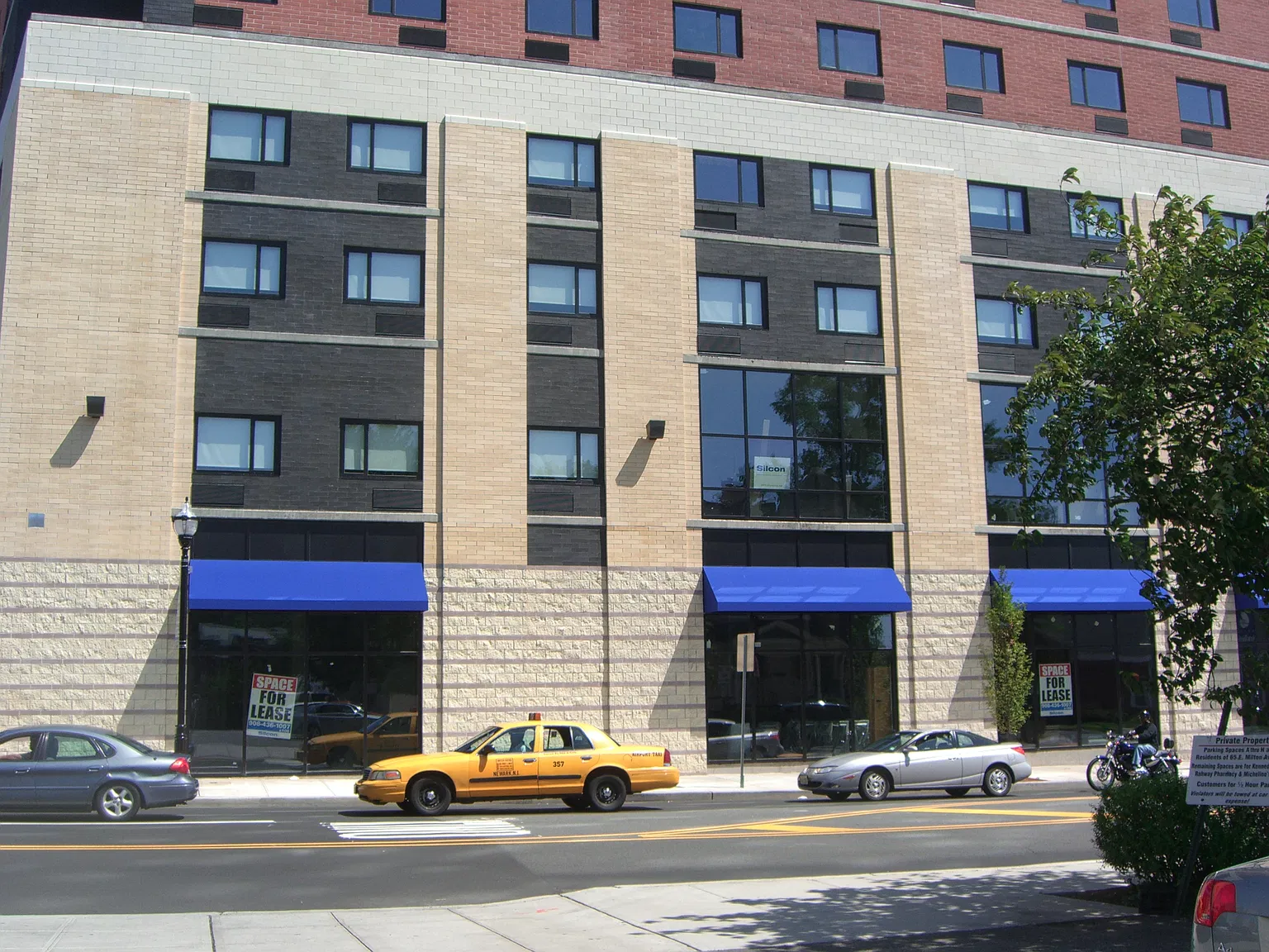 1 bed, 910 sqft, $2,250 — Photo 3