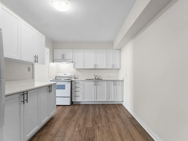 1541 Ouellette Ave — Photo 19