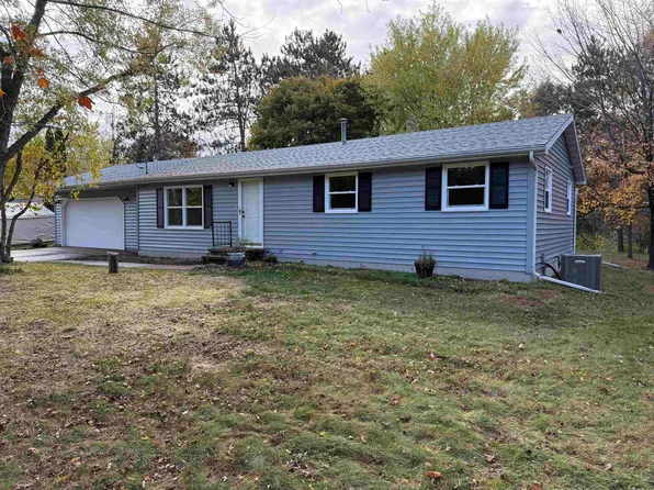 N2089 Shadow Rd, Waupaca, WI 54981