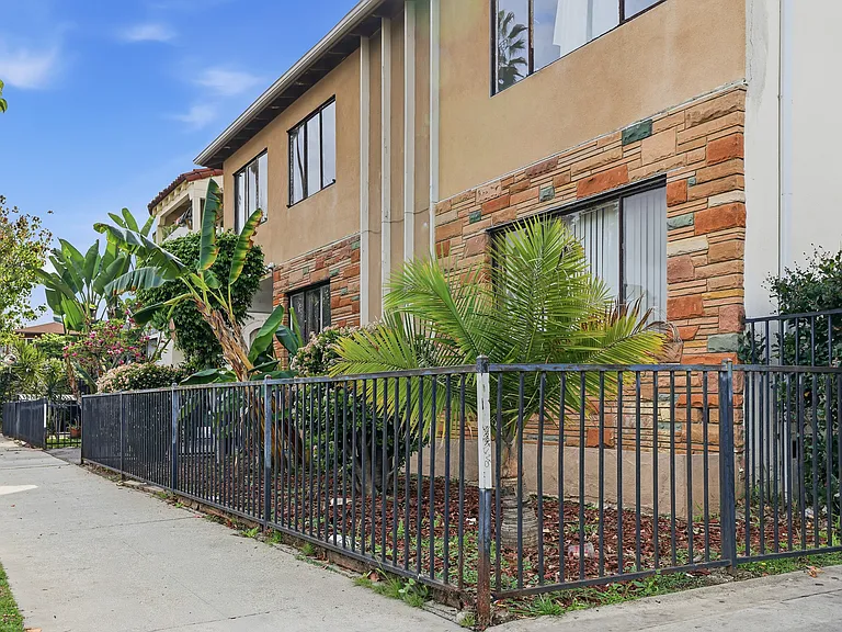 913 N Normandie Ave #6 — Photo 8