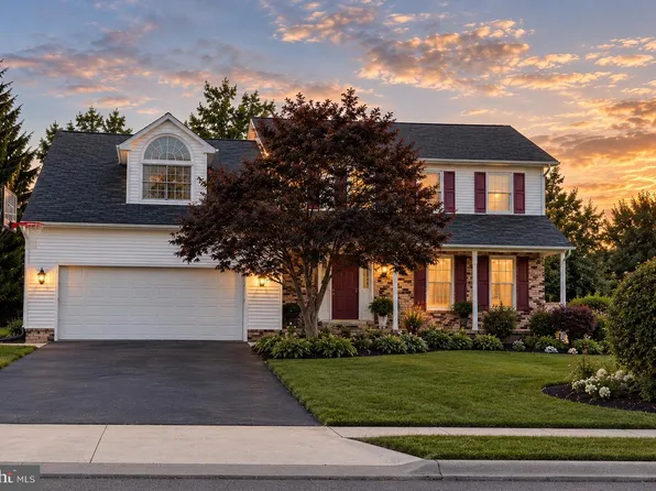 2805 Admire Springs Dr, Dover, PA 17315