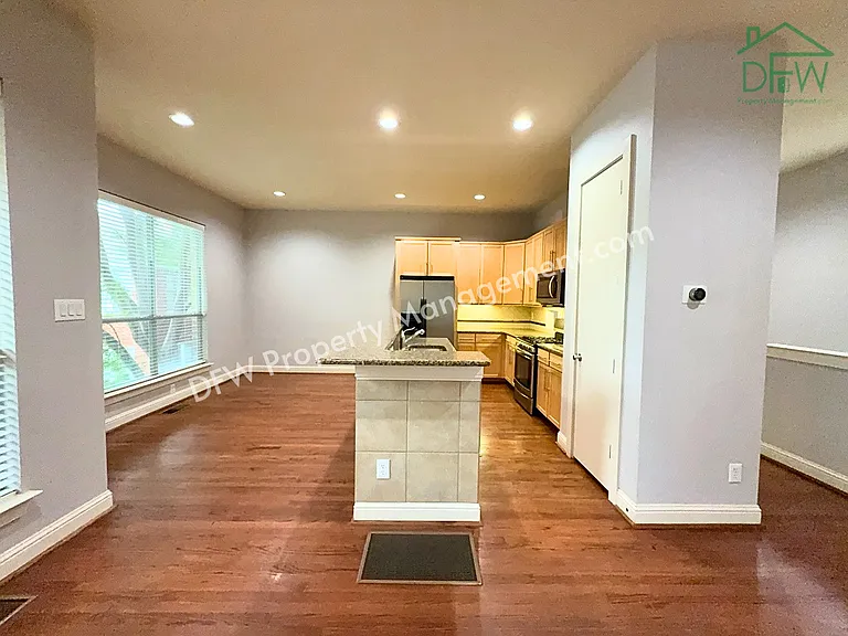 4317 Cedar Springs Rd #E — Photo 5