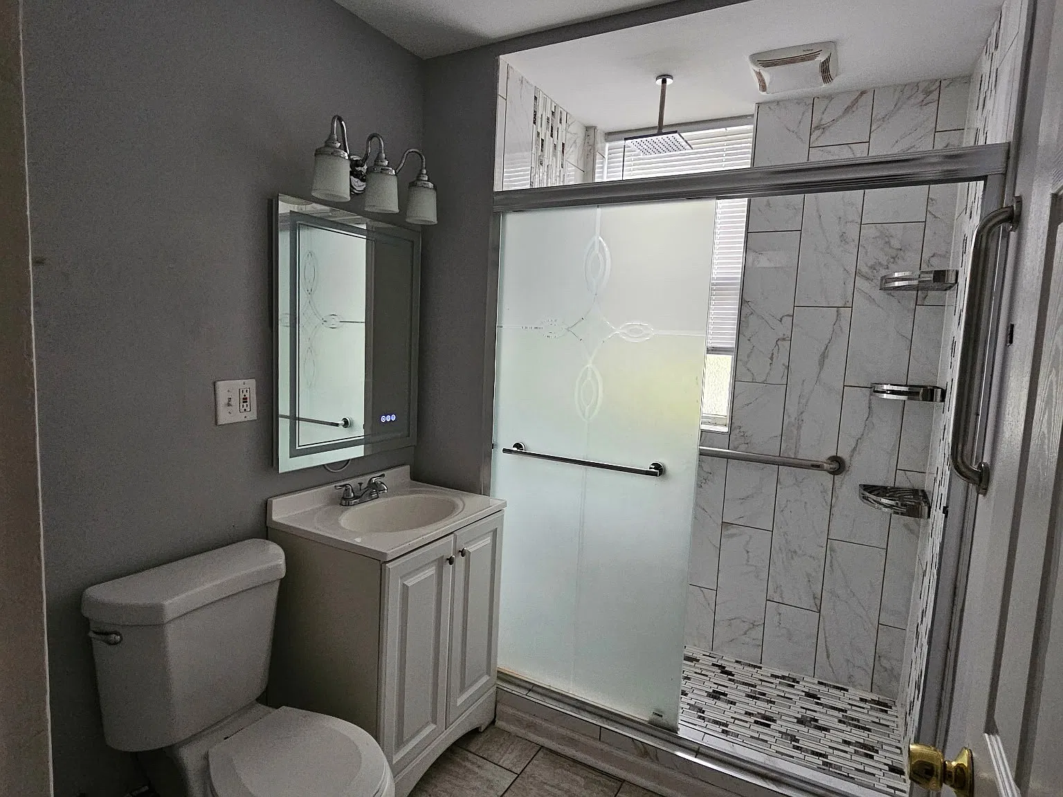 3 bed, 1100 sqft, $2,350 — Photo 4