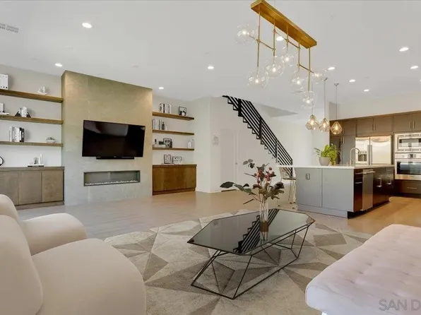 5571 Corum Ct, San Diego, CA 92130