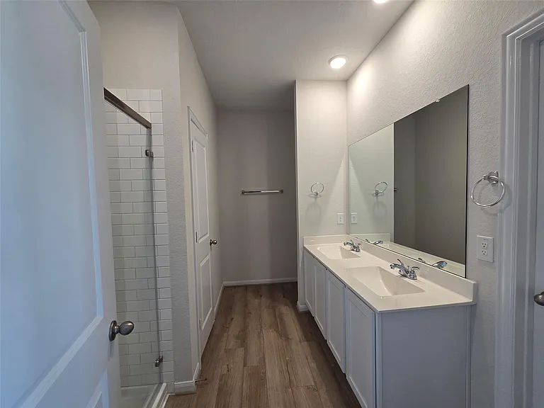8902 Grand Western — Photo 5