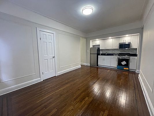 4th image of 45-35 42nd St #1D