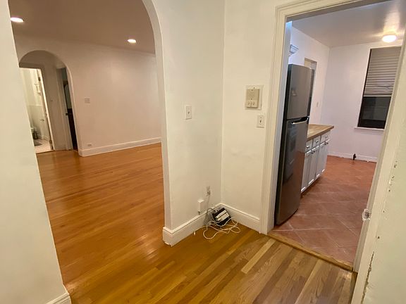 3rd image of 1 Broad Pkwy APT 6J