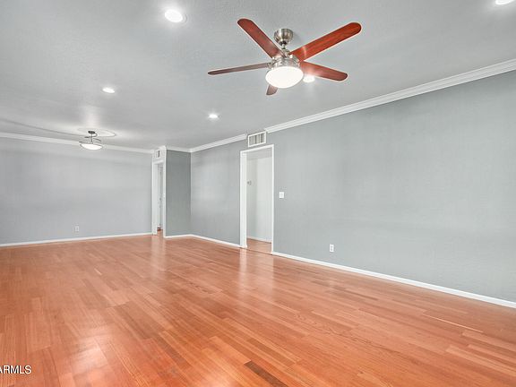5th image of 1117 E EL CAMINO Drive