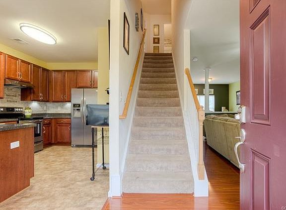 3rd image of 4716 Erin Crescent St