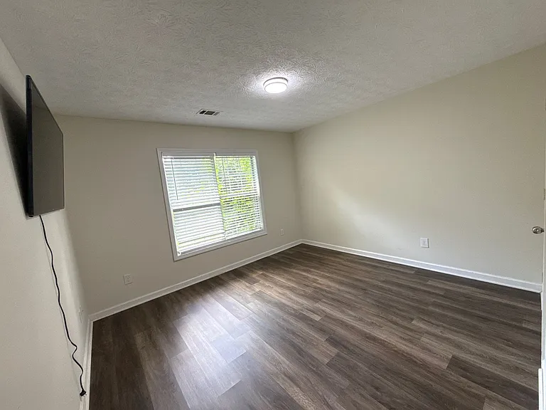 720 Trellis Pond Ct — Photo 13