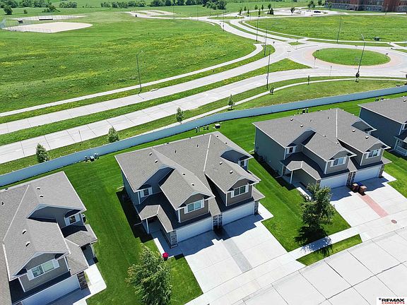 2nd image of 8767 Ridge Hollow Dr