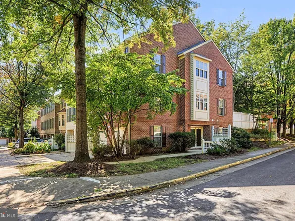 9386 Van Arsdale Dr, Vienna, VA 22181