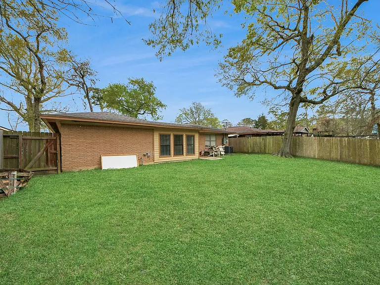 2806 Oak Dr — Photo 34