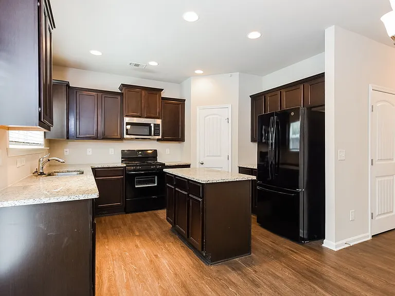 220 Foggy Creek Ln — Photo 8