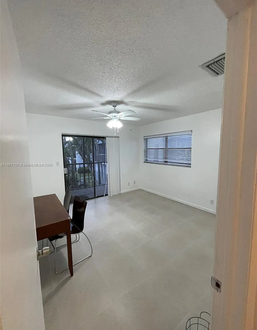 3 bed, 1450 sqft, $3,300 — Photo 3