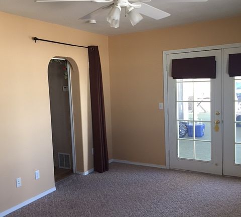 Bedroom
(Arizona Room)