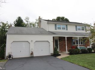 12 Whitehall Rd, Hamilton, NJ 08690