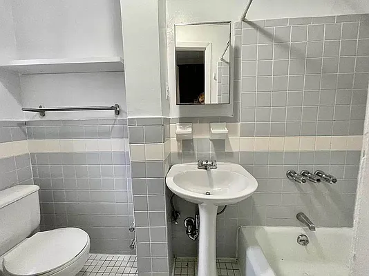 Rented by J PRESTON AND ASSOCIATES INC | media 4