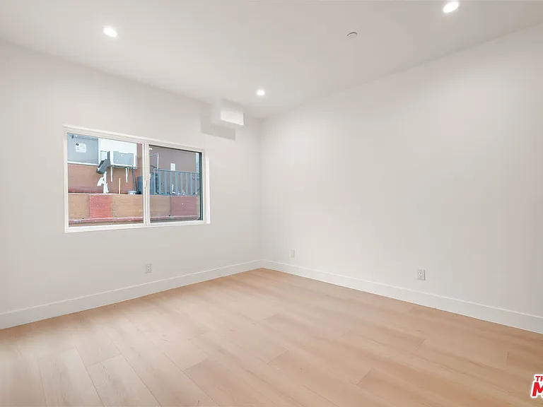 913 N Hobart Blvd #1/4 — Photo 21