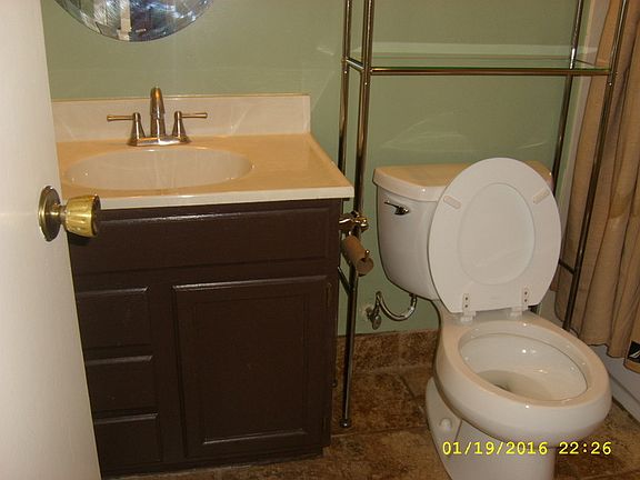 4th image of 523 Greenwood Dr