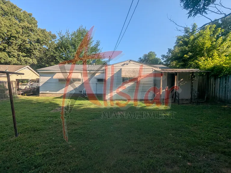 1915 Southaven Cir N — Photo 14