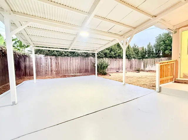 2219 Denver St — Photo 14