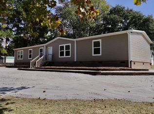 8531 Valley Falls Rd, Boiling Springs, SC 29316