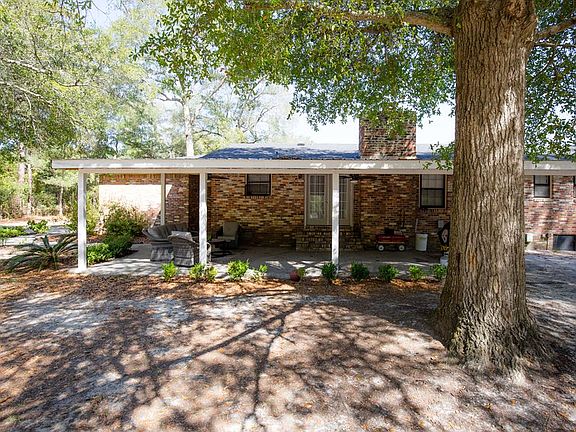 3rd image of 302 Acacia Ln
