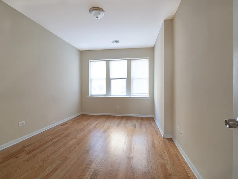 Shakespeare Apartments — Photo 16
