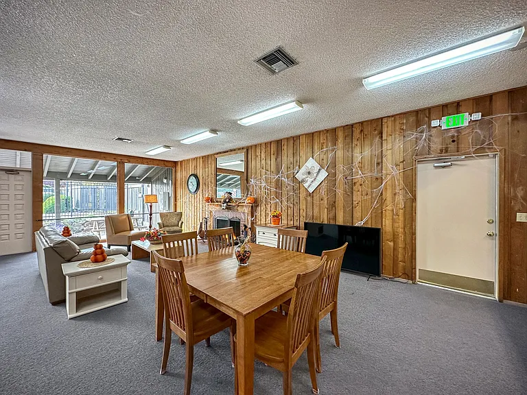 6012 N 15th St #D106 — Photo 34