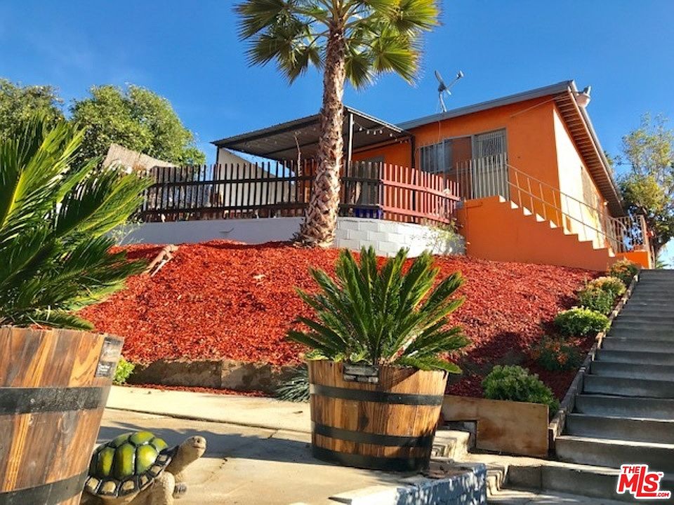 1st image of 340 Vista Pl