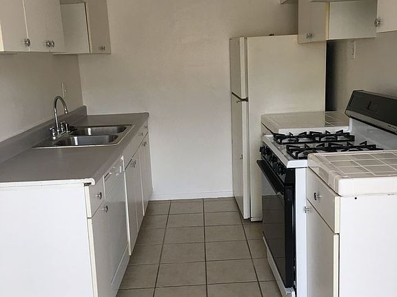 4th image of 815 Victor Ave APT 25