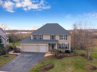 1438 Alexandra Blvd, Crystal Lake, IL 60014