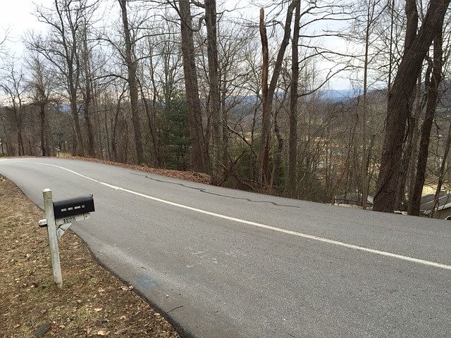 High Vista Dr and driveway entrance