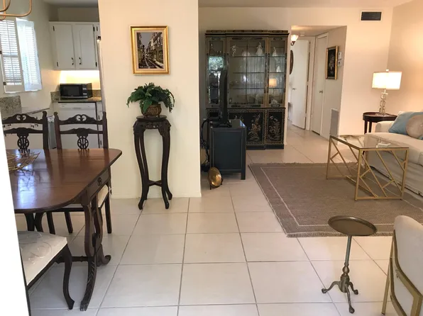 6 Vista Gardens Trl APT 103, Vero Beach, FL 32962