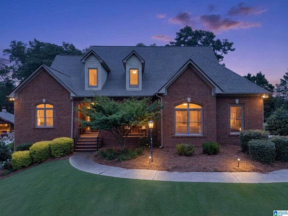5th image of 805 Rosemary Way