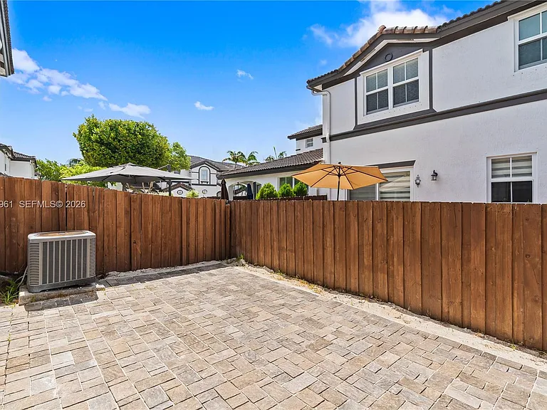 11476 NW 77th Ln — Photo 38