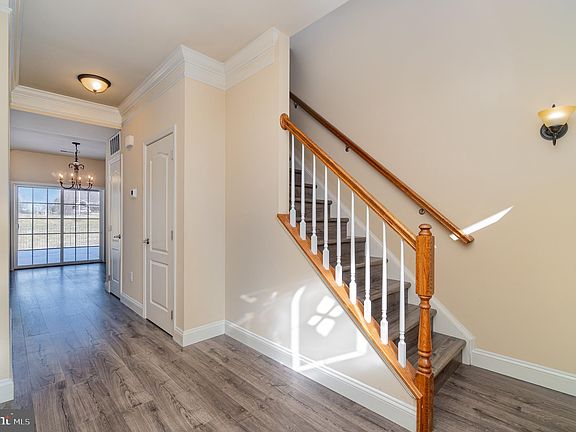 4th image of 3621 Oakley Ln