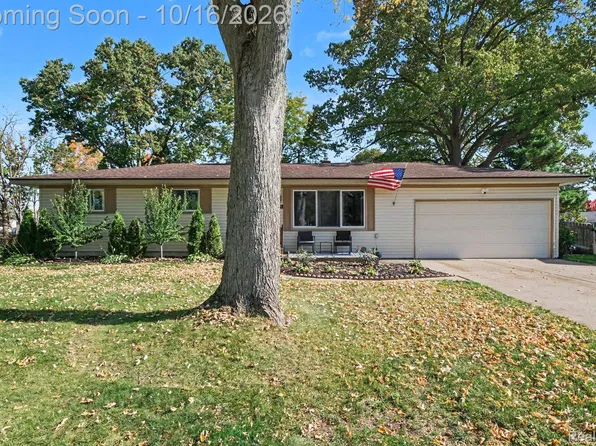 296 Hershey Blvd, Waterford, MI 48327