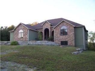1605 E Washington St, Tonganoxie, KS 66086