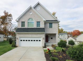 6910 Westlawn Dr, Falls Church, VA 22042