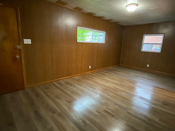 4th image of 4493 Bessie Ave
