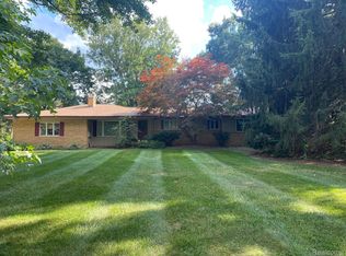 56595 Eleven Mile Rd, New Hudson, MI 48165