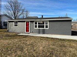 304 E Oak St, Downs, IL 61736