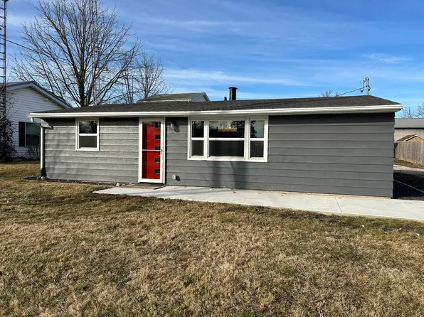 304 E Oak St, Downs, IL 61736