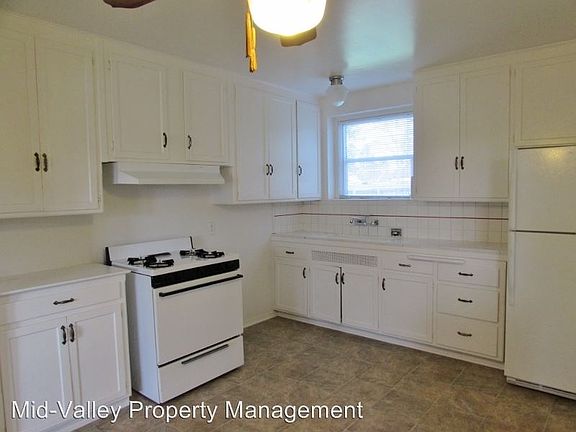 2nd image of 308 W Feemster Ave