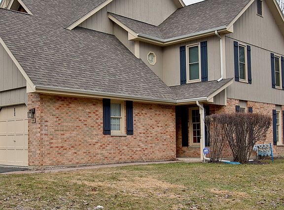 2nd image of 301 Country Ln #Des